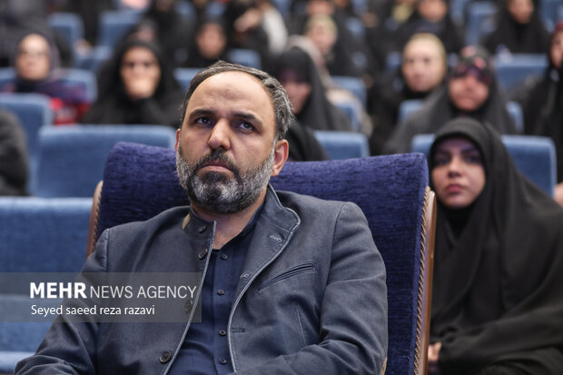 فرشاد مهدی پور معاون امور مطبوعاتی در مراسم نشست رسانه‌ای تهران حضور دارد