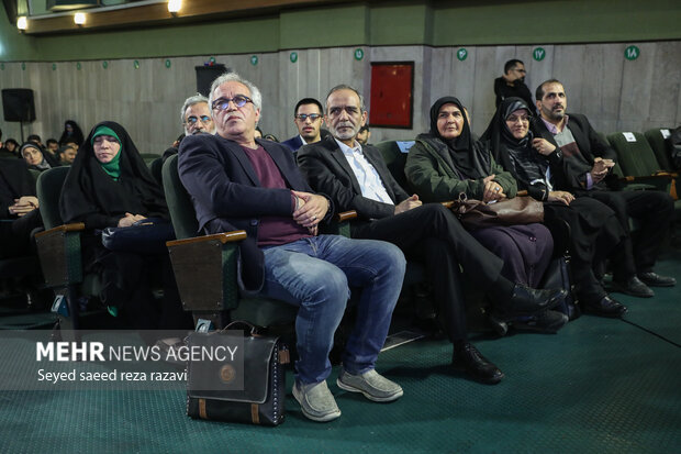 آیین افتتاحیه چهاردهمین جشنواره مردمی «فیلم عمار» با حضور جمعی از مسئولان، خانواده شهدا و برگزیدگان این دوره از جشنواره شامگاه امروز پنج شنبه 21 دی ماه 1402 در سینما فلسطین برگزار شد