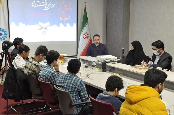 جهاد و مبارزه در راه خدا مکتب شهید سلیمانی است جهاد و مبارزه در راه خدا مکتب شهید سلیمانی است