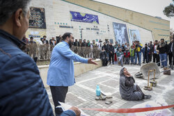 اجرای تئاتر خیابانی «یادگاری» در مشهد