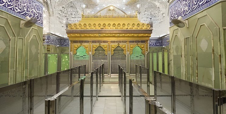 نصب نرده جهت زیارت ضریح حضرت عباس (ع)