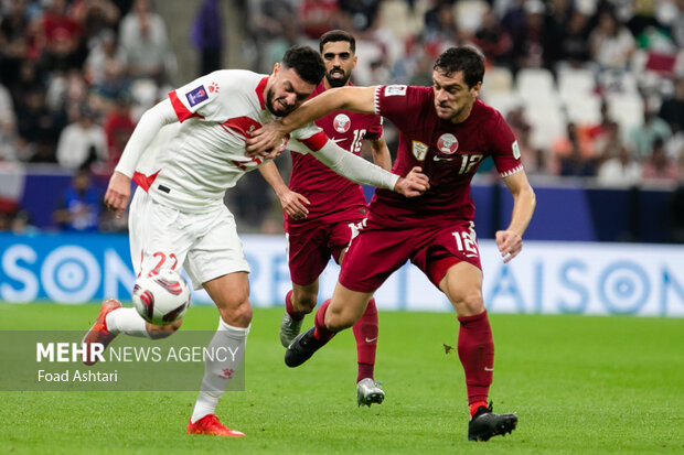 دیدار تیم‌های فوتبال قطر و لبنان