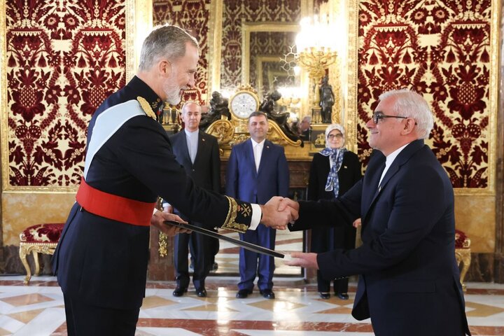 Iran's ambassador hands over credentials to Spanish King