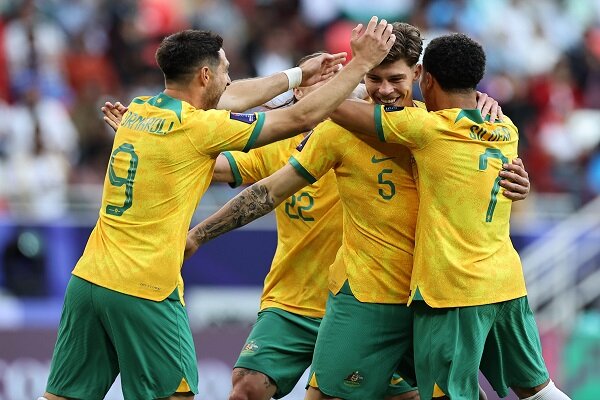 استرالیا با پیروزی برابر هند جام را آغاز کرد