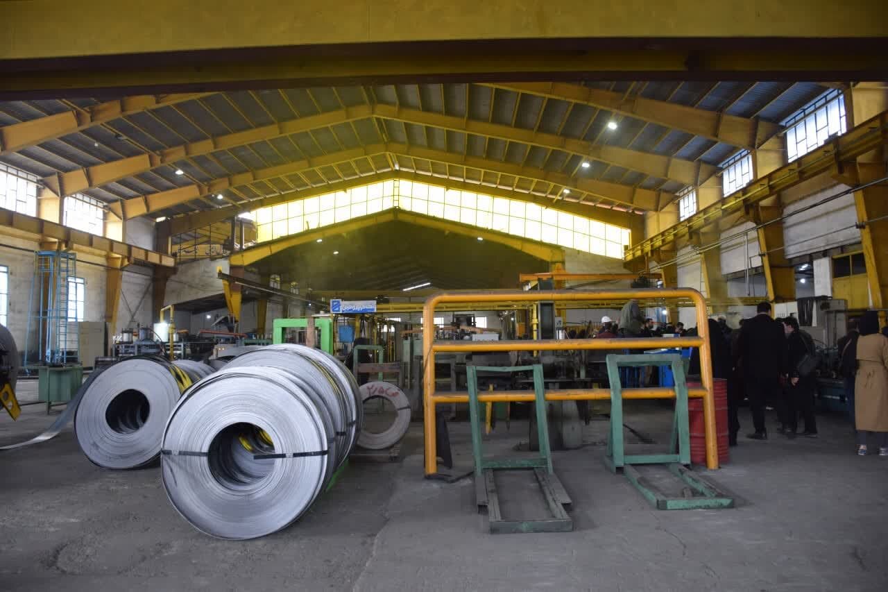 تولید روی خط نقاله ها/ دستهایی که عاشق کار هستند