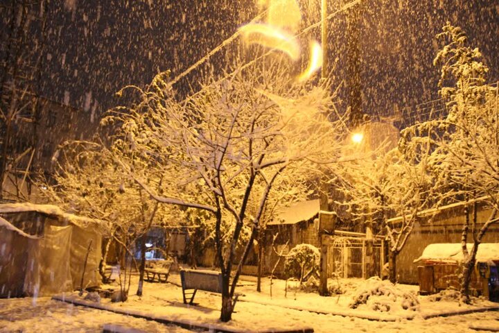 آشتی برف با آسمان تبریز