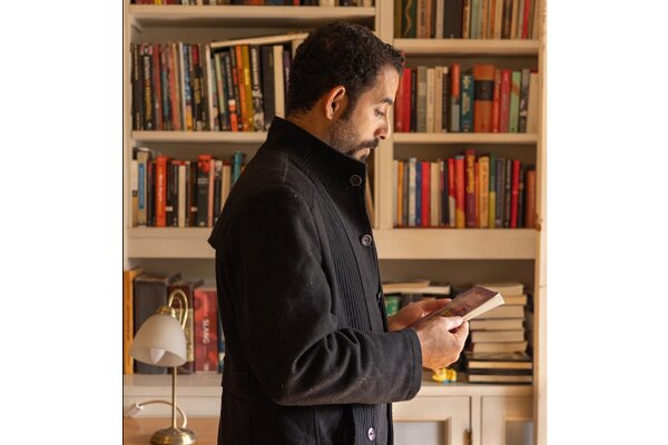 تجربیات یک شاعر از فلسطینیبودن/خانهام را با یککتاب ترک میکنم