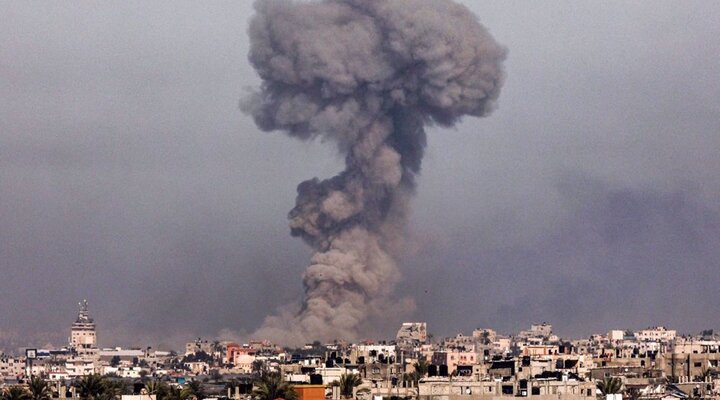 بمباران منازل مسکونی و مراکز درمانی نوار غزه