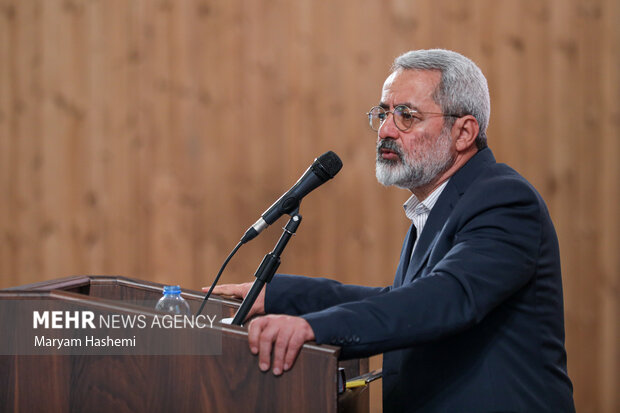 دومین همایش بزرگداشت روز تاریخ نگاری انقلاب اسلامی صبح یکشنبه ۲۴ دی ۱۴۰۲ در مرکز همایش های بین المللی سازمان اسناد و کتابخانه ملی ایران برگزار شد