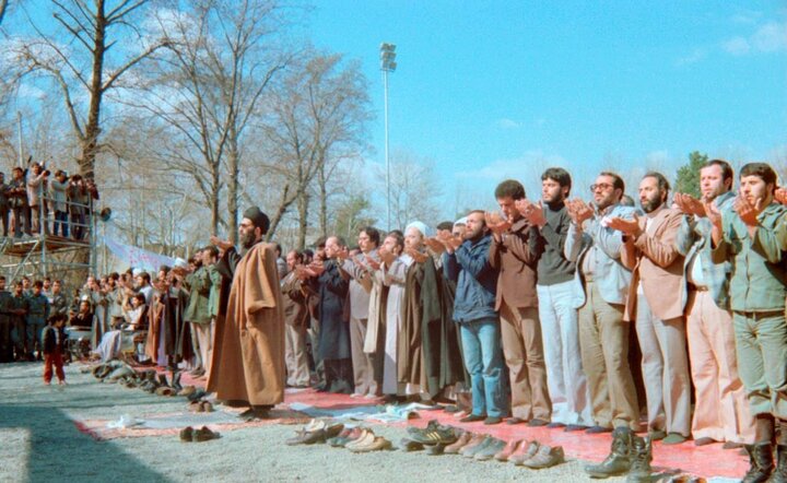 بازخوانی تاریخی از سالروز انتصاب رهبر انقلاب به امامت جمعه تهران