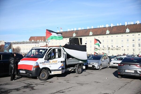 Viyana'da Filistin'e destek için araç konvoyu düzenlendi