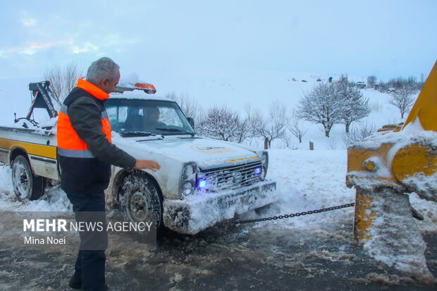 راه دسترسی ۱۸ روستای برفگیر اشنویه باز شد راه دسترسی ۱۸ روستای برفگیر اشنویه باز شد