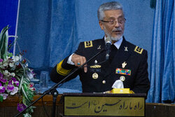 الأدميرال سياري: إيران اليوم تخوض حربا معرفية مع العدو