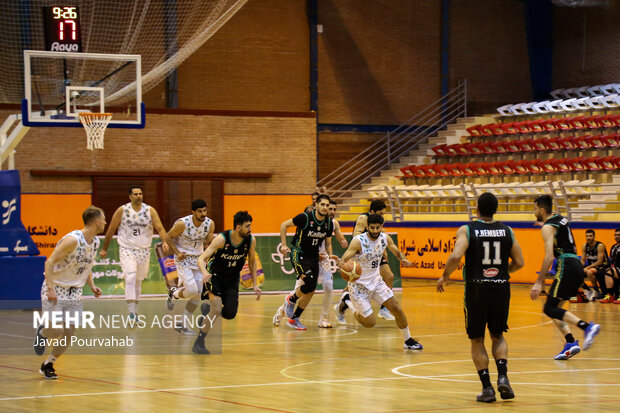 دیدار تیم‌های بسکتبال لیموندیس شیراز و کاله آمل