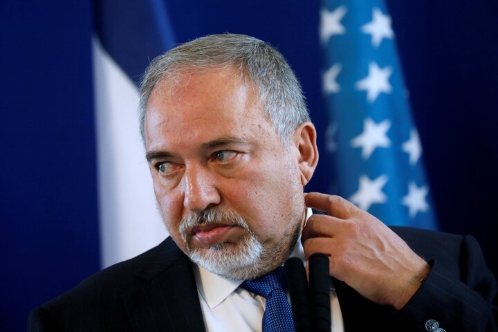 لیبرمن: اسرائیل شکست سختی در غزه خورد/ وزیر جنگ مسئولیت‌پذیر باشد