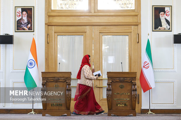 حسین امیرعبداللهیان، وزیر امور خارجه جمهوری اسلامی ایران، ظهر امروز دوشنبه ۲۵ دی ۱۴۰۲ از «سوبرامانیام جایشانکار» همتای هندی خود در محل وزارت امور خارجه جمهوری اسلامی ایران استقبال کرد