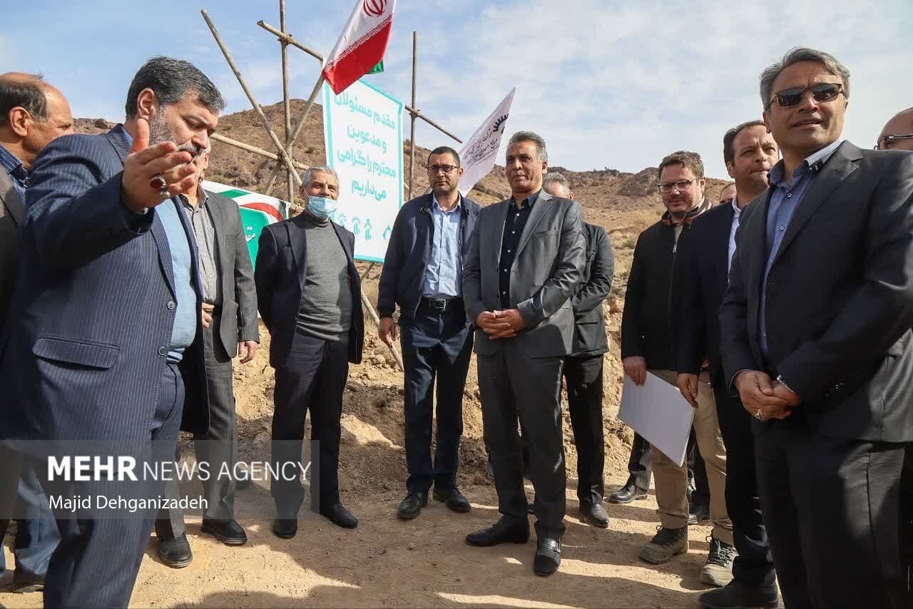 عملیات برداشت از ذخیره ۹۰ میلیون تنی سنگآهن گزستان رسماً آغاز شد