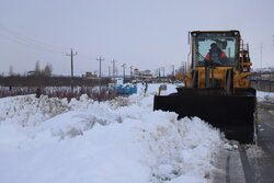 راه ۱۶۰ روستای لرستان به دلیل بارش برف مسدود است