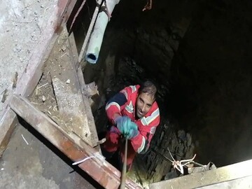 نجات جان دو مقنی در چاه آب ۴۰ متری روستای میهم
