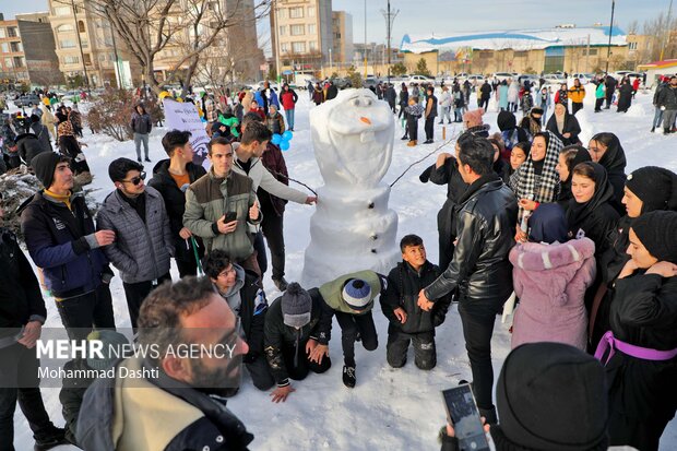 جشنواره یک روز داغ برفی در اردبیل