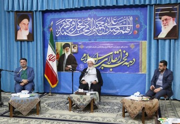 منش امام خمینی(ره) و فداکاری‌های مردم در جشن‌های انقلاب تبیین شود