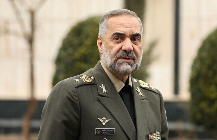 ایران اپنے قومی مفادات کے دفاع میں کسی محدودیت کا قائل نہیں، ایرانی وزیر دفاع