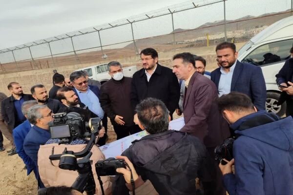 آغاز بررسی مشکلات توسط اعضای هیئت دولت/وزیر راه وارد دماوند شد