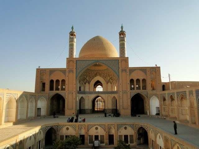 بخش‌های آسیب‌دیده مسجد جامع کاشان مرمت شد