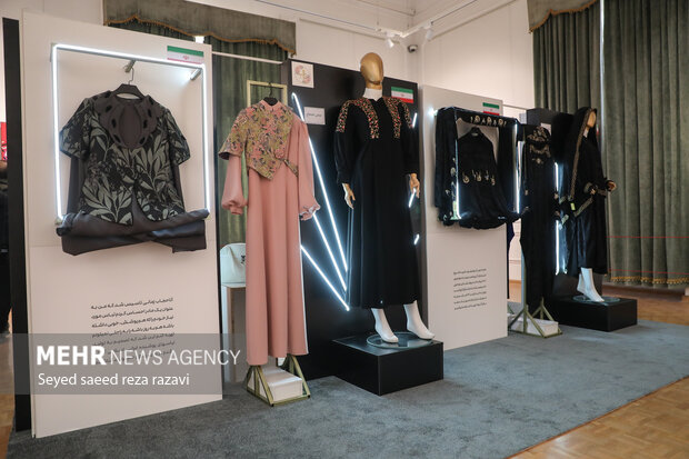 دوازدهمین نمایشگاه مد و لباس فجر بعدازظهر امروز پنجشنبه ۲۸ دی ۱۴۰۲ در مجموعه فرهنگی تاریخی سعد آباد افتتاح شد