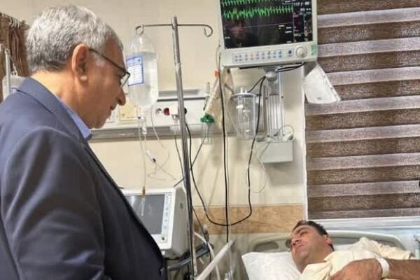 وزیر بهداشت از بیمارستان امام خمینی(ره) فیروزکوه بازدید کرد
