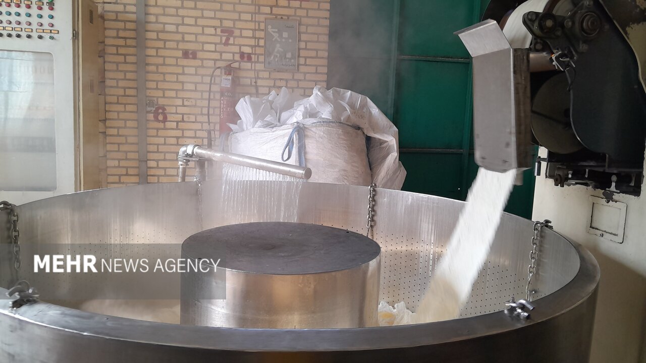 صنعت فرش دچار بحران است/ تحریم داخلی مشکل اساسی تولیدکنندگان