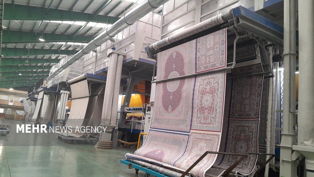 صنعت فرش دچار بحران است/ تحریم داخلی مشکل اساسی تولیدکنندگان