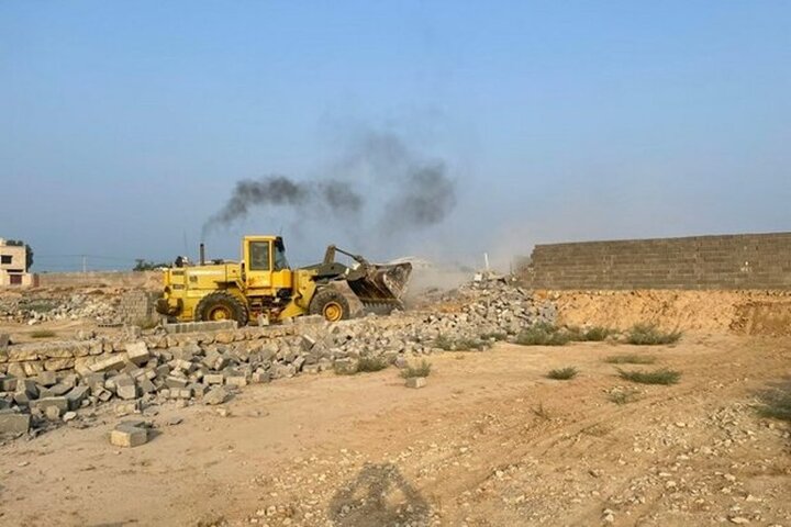 ۷۱ بنای غیرمجاز در اراضی کشاورزی دشتستان تخریب شد