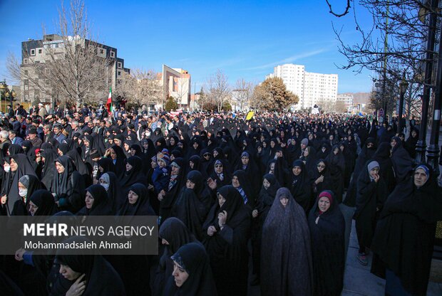 راهپیمایی نمازگزاران زنجانی در حمایت از مردم غزه