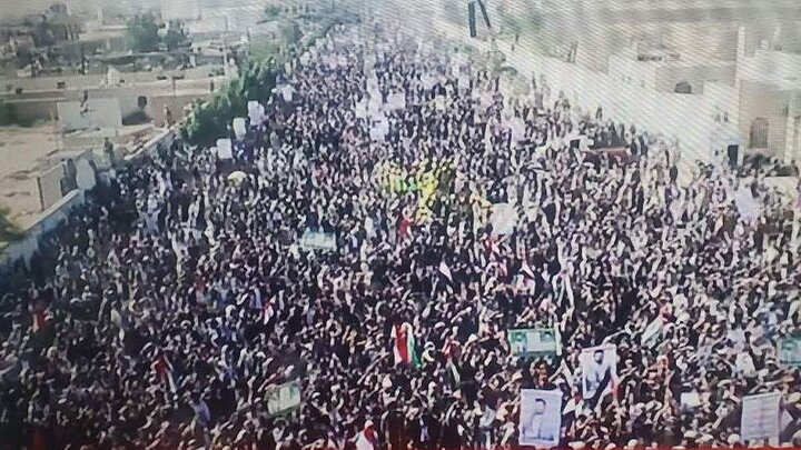 مسيرة كبرى في صعدة باليمن بعنوان "ثابتون مع فلسطين، وأمريكا أم الإرهاب"