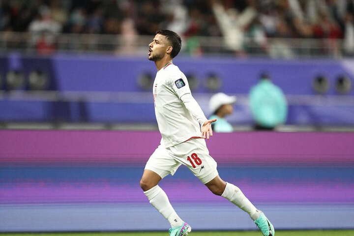 لاعب الوسط الايراني مهدي قائدي ضمن التشكيلة المثالية لكأس امم آسيا