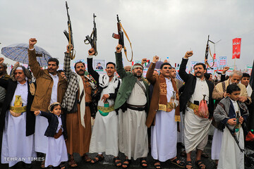 ‘Until Israel stops!’: Yemenis rally for Houthis, Palestinians in Sanaa