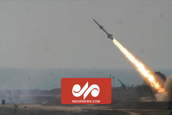 لحظه هدف قرار گرفتن کشتی فلهبر یونانی توسط نیروهای مسلح یمن لحظه هدف قرار گرفتن کشتی فلهبر یونانی توسط نیروهای مسلح یمن