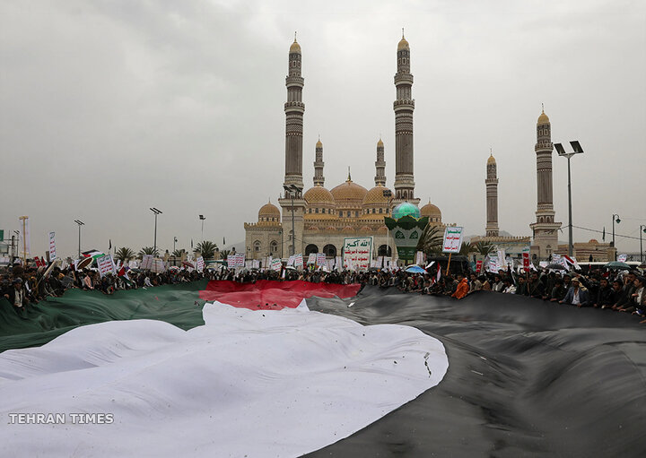 ‘Until Israel stops!’: Yemenis rally for Houthis, Palestinians in Sanaa