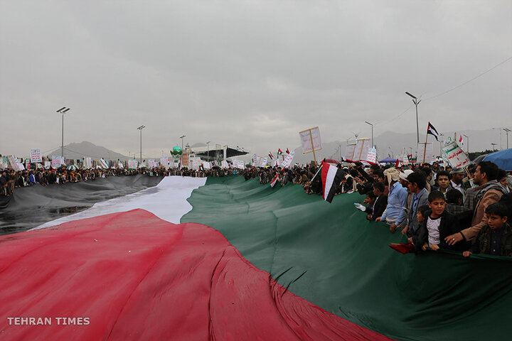 ‘Until Israel stops!’: Yemenis rally for Houthis, Palestinians in Sanaa