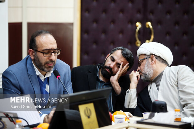 ارائه برنامه‌های دهه فجر با حضور استاندار تهران