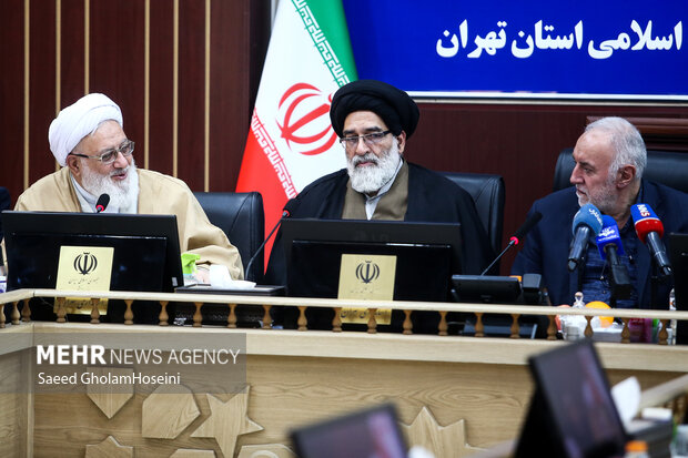 ارائه برنامه‌های دهه فجر با حضور استاندار تهران