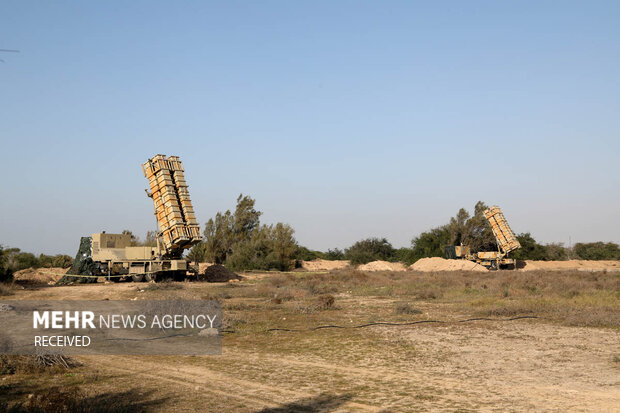 Meşhed'de hava savunma sistemleri saldırılara karşı koyuyor Meşhed'de hava savunma sistemleri saldırılara karşı koyuyor