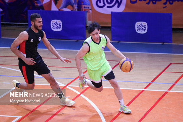 فینال مسابقات بسکتبال قهرمان شهر ۲ در دو رده سنی زیر ۱۸ سال و بالای ۱۸ سال در ورزشگاه شهید شفیع پور برگزار شد