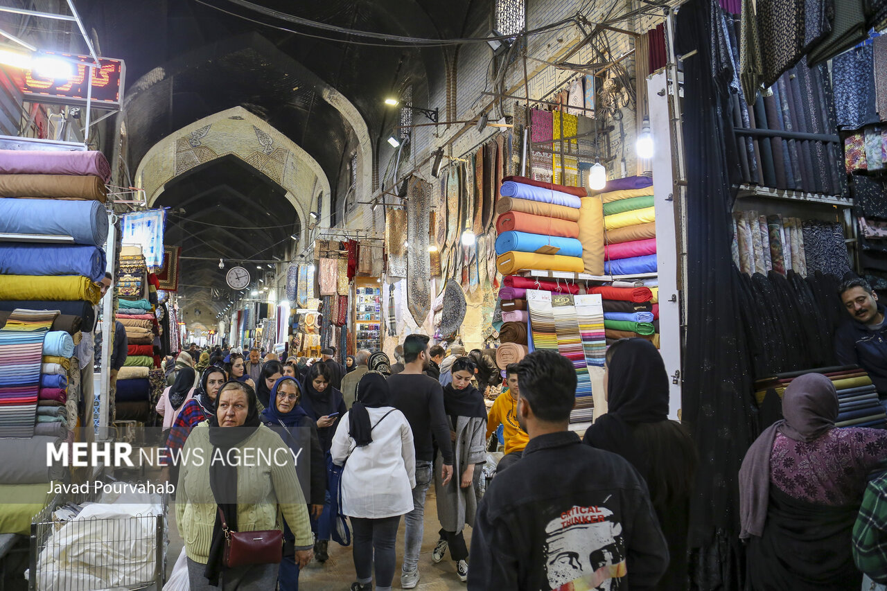 قفسهها پر، اما قیمتها زیر ذرهبین