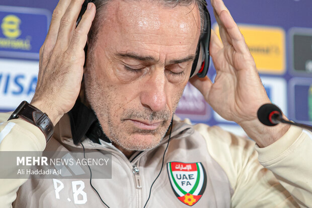 پائولو بنتو  در نشست خبری سرمربی‌های فوتبال ایران و امارات حضور دارد