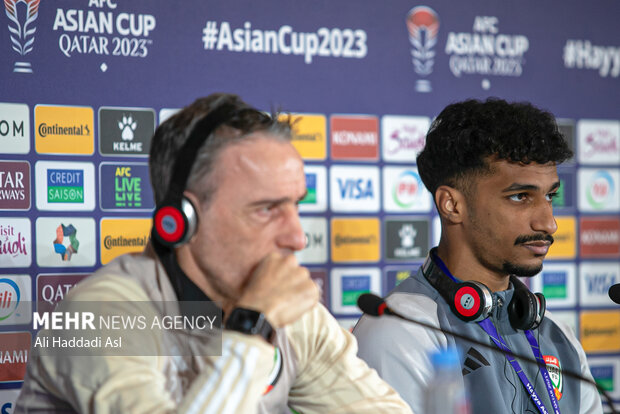 پائولو بنتو  در نشست خبری سرمربی‌های فوتبال ایران و امارات حضور دارد