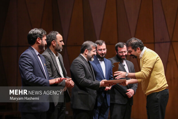 نخستین همایش ملی «قند پارسی» با حضور شماری از اهالی فرهنگ، هنر و رسانه و جمعی از نخبگان، صاحبنظران و سفرای کشور‌های فارسی‌زبان صبح امروز شنبه (۲ بهمن ۱۴۰۲) در تالار رودکی تهران برگزار شد