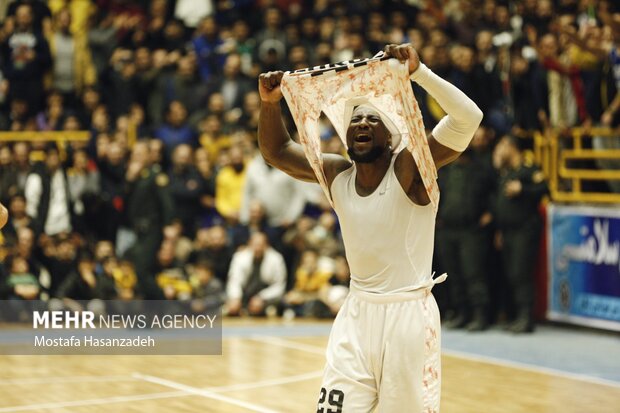 ترک لیگ بسکتبال ایران توسط بازیکنان خارجی/ سطح کیفی پایین میآید؟ ترک لیگ بسکتبال ایران توسط بازیکنان خارجی/ سطح کیفی پایین میآید؟