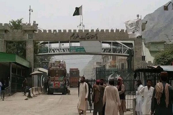 Afganistan ve Pakistan arasındaki sınır kapısı açıldı